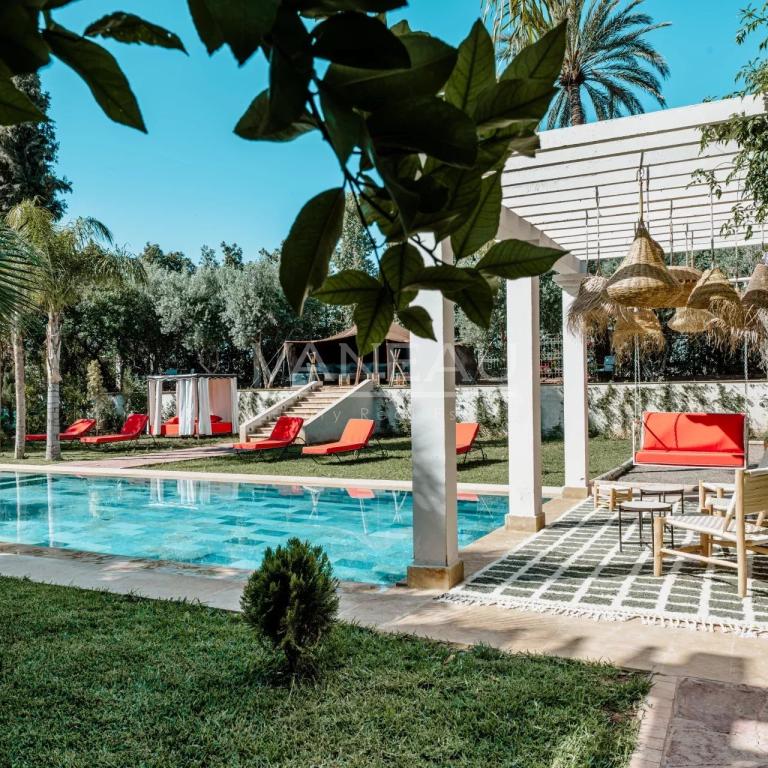 VILLA DE MAITRE SUR GOLF À VENDRE