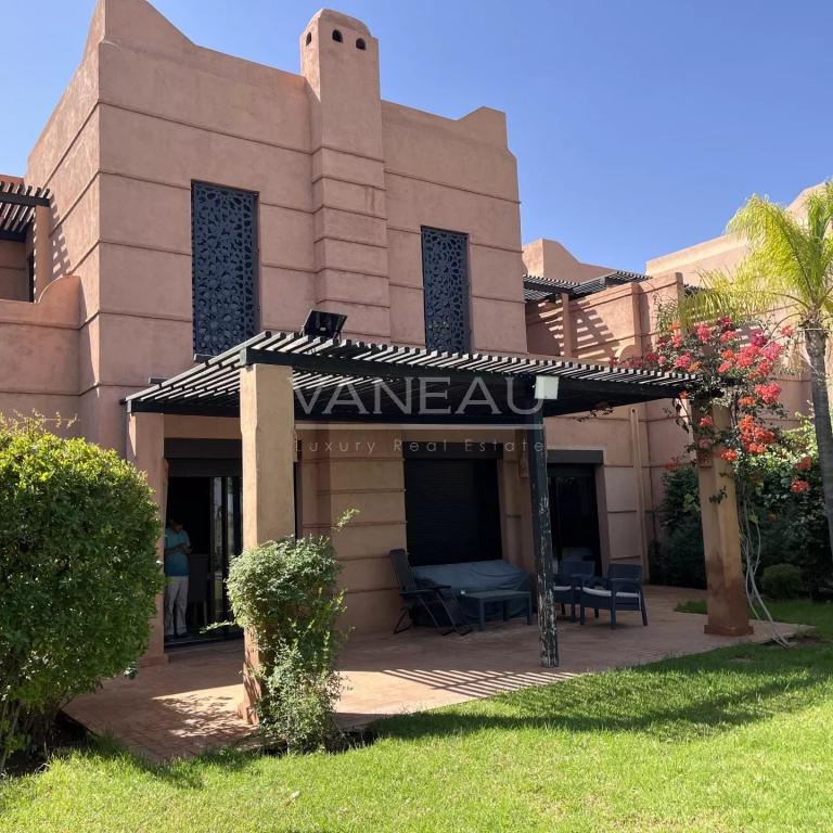 Belle villa 3 chambres front de golf route Ourika