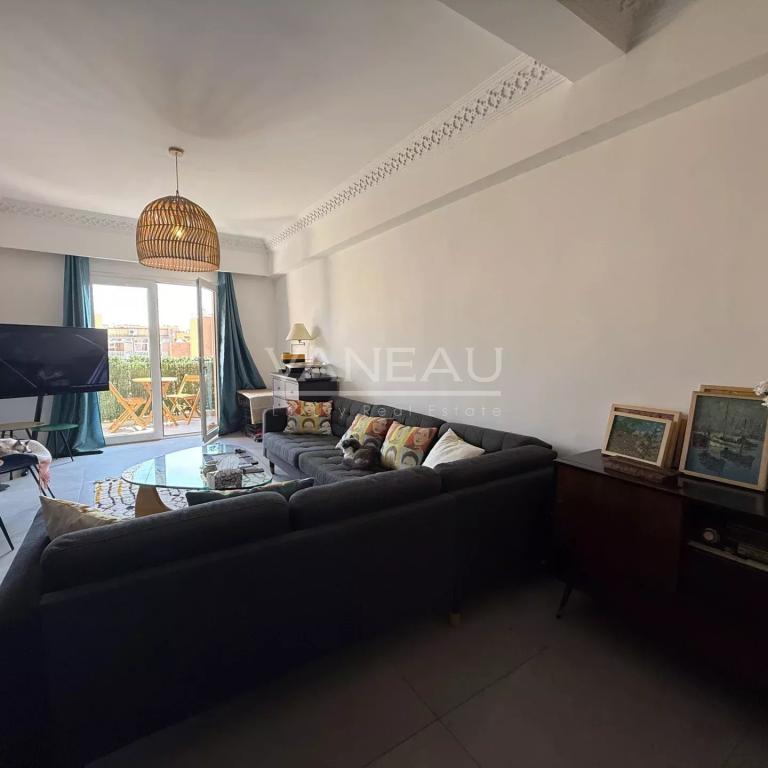 APPARTEMENT 2 CHAMBRES 5 ème étage