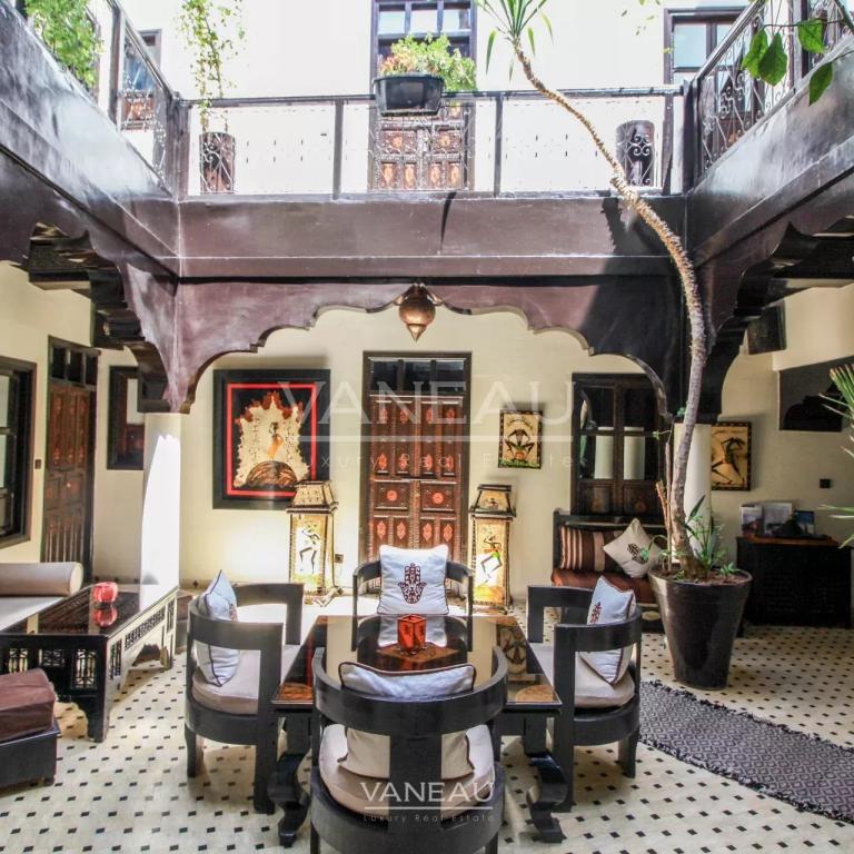 MARRAKECH MAISON D'HÔTES DE 7 CHAMBRES PISCINE SUR LA TERRASSE À