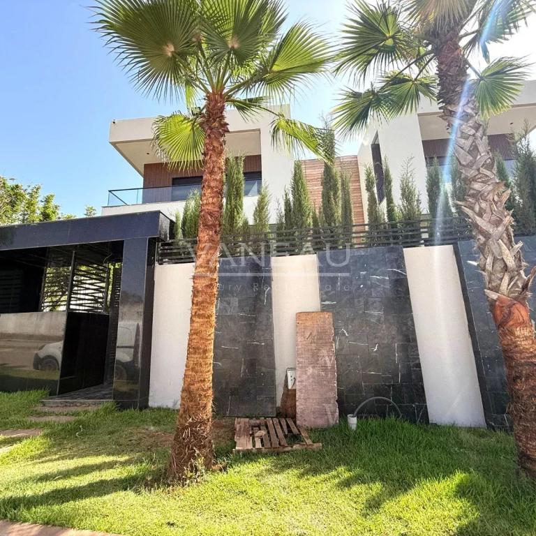 Villa à vendre sur Bouskoura Ville Verte -  1 300 m²