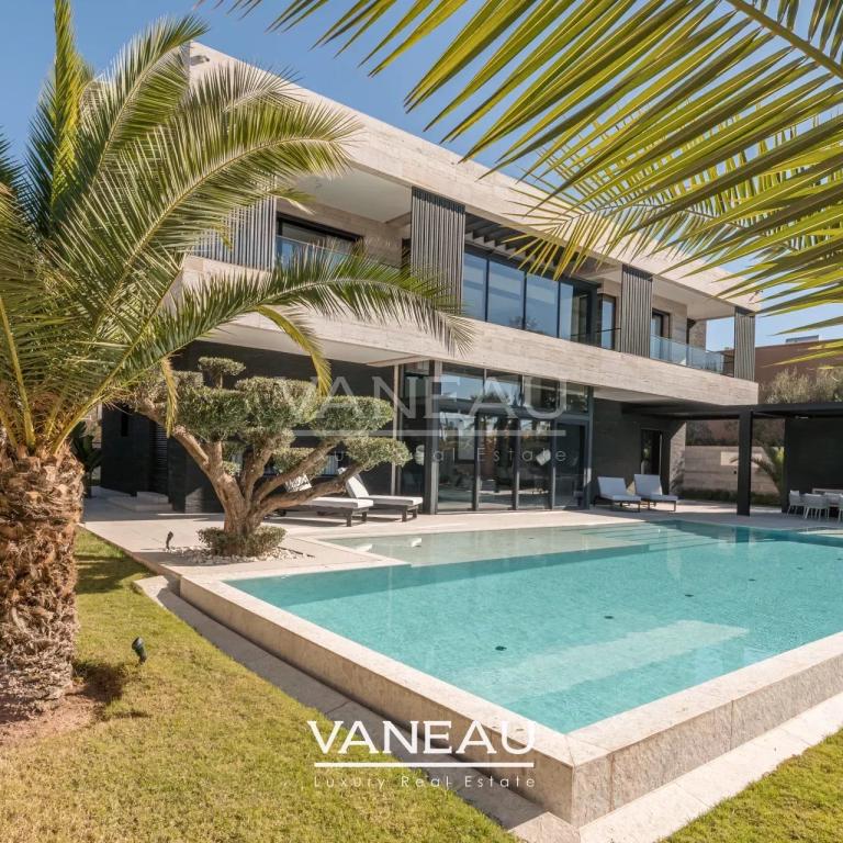 Villa neuve contemporaine a proximité de golfs prestigieux