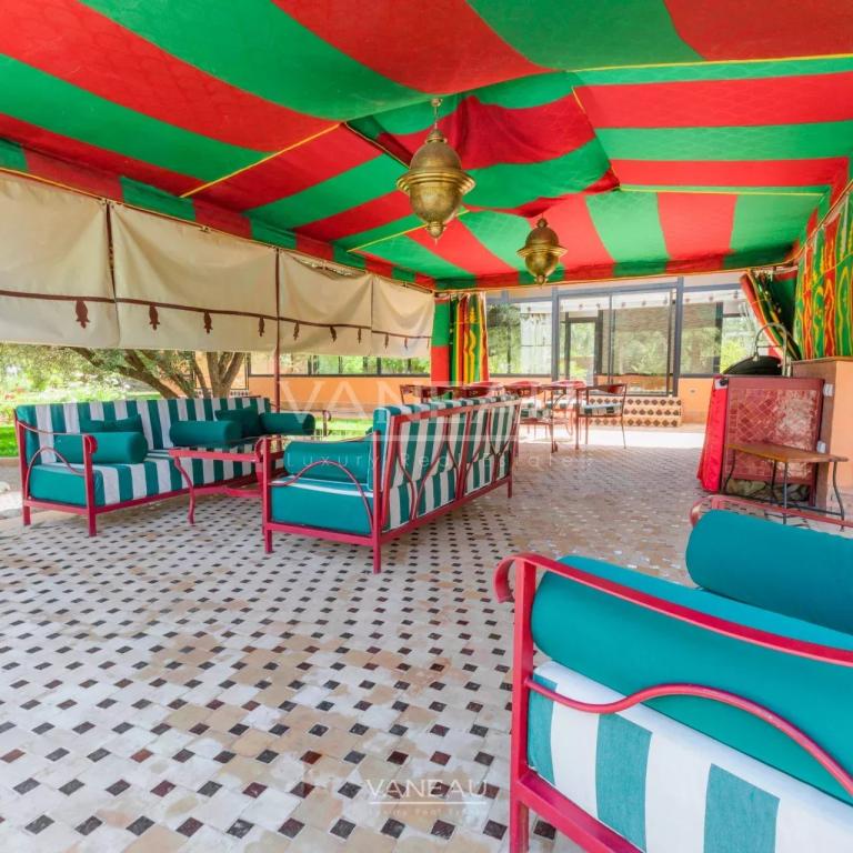 Un havre de paix au pied de l'Atlas sur 1 hectare avec VNA