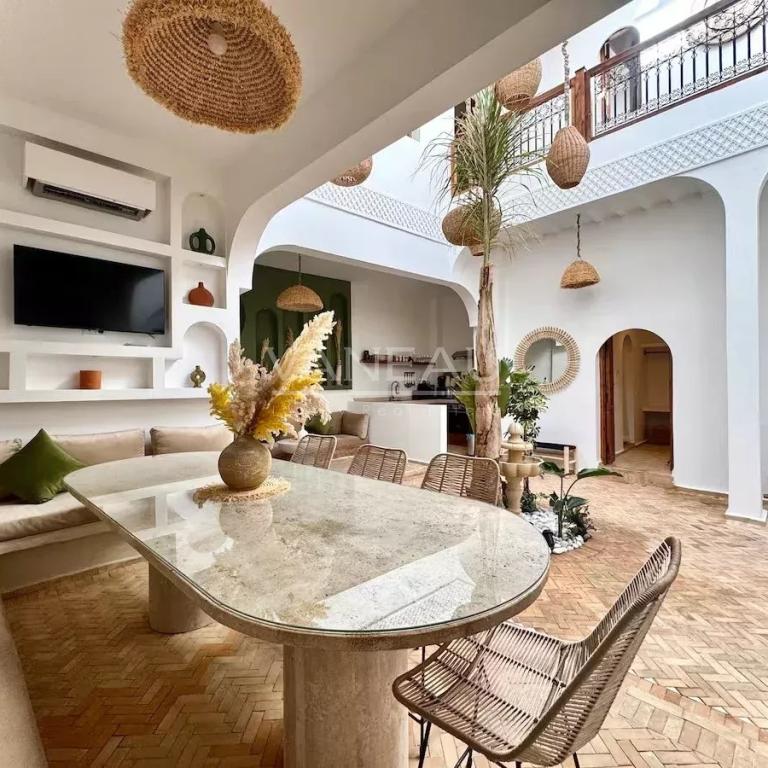 Riad 5 chambres avec basin à la Kasbah vue l' Atlas