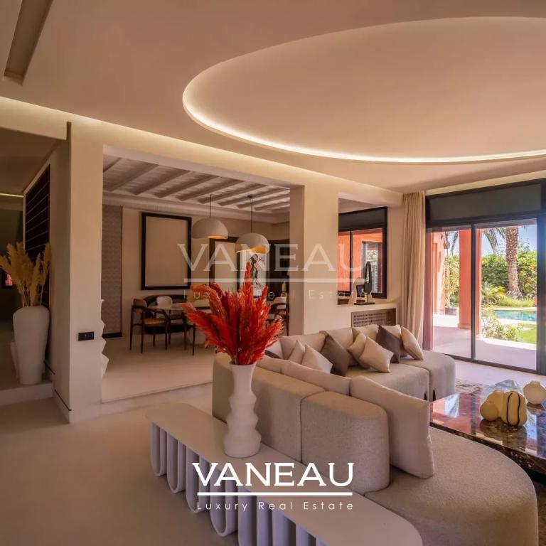 Villa rénovée par architecte à vendre sur Golf