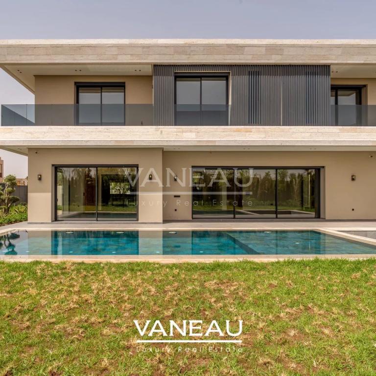 Villa de 500 m² habitable sur terrain arboré