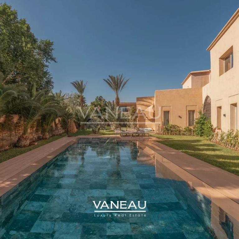 Sompteuse villa nichée au coeur de la Palmeraie