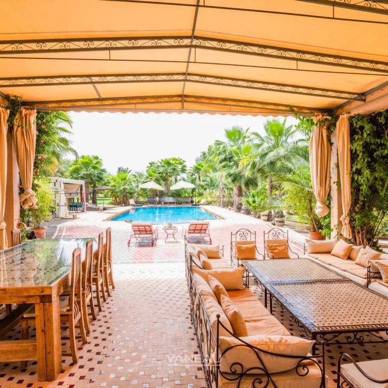 Un havre de paix au pied de l'Atlas sur 1 hectare avec VNA