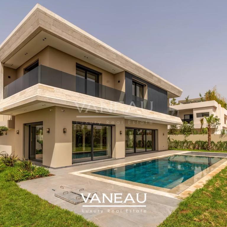 Villa de 500 m² habitable sur terrain arboré