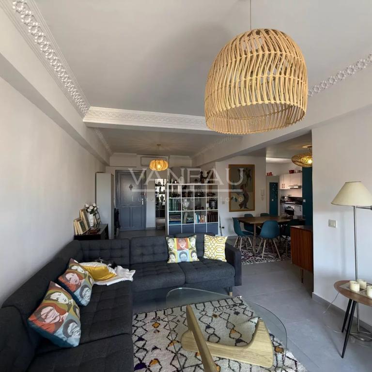 APPARTEMENT 2 CHAMBRES 5 ème étage