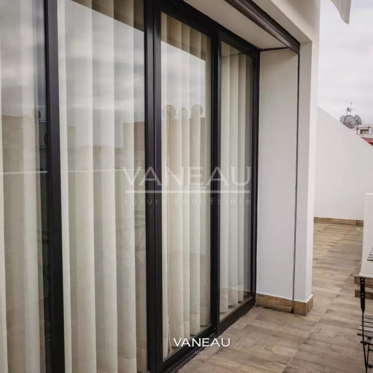 Appartement Meublé 100 m² – Dernier Étage – Maarif Extension
