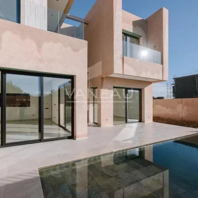 **À Vendre Villa  sur le Golf Akenza à Marrakech**