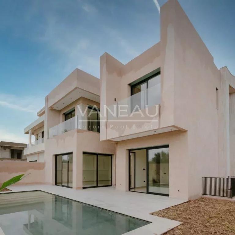 **À Vendre Villa  sur le Golf Akenza à Marrakech**