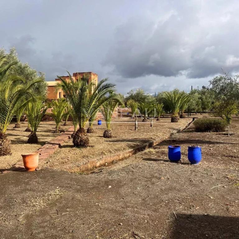 ***Maison VNA sur 6700m² de terrain Rte de l'Ourika***