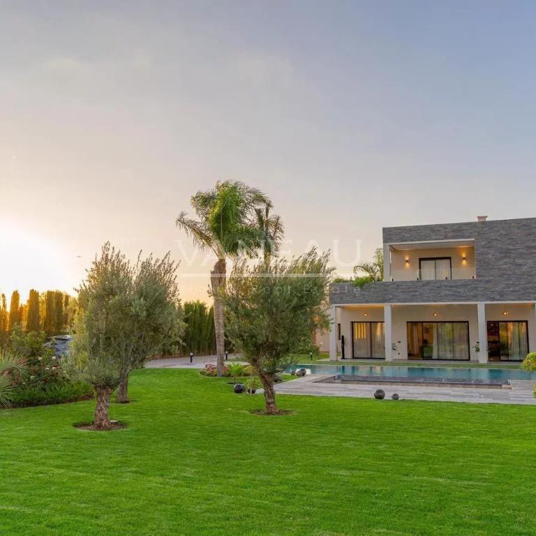 Grande villa 8 chambres route de Ourzazate