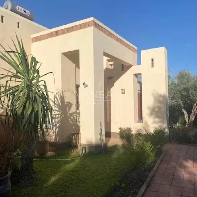 Charmante villa trois chambres route de Fés