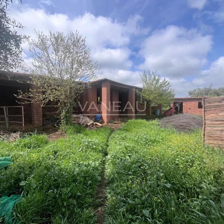 **** Terrain de culture Bio certifié et sa ferme ***