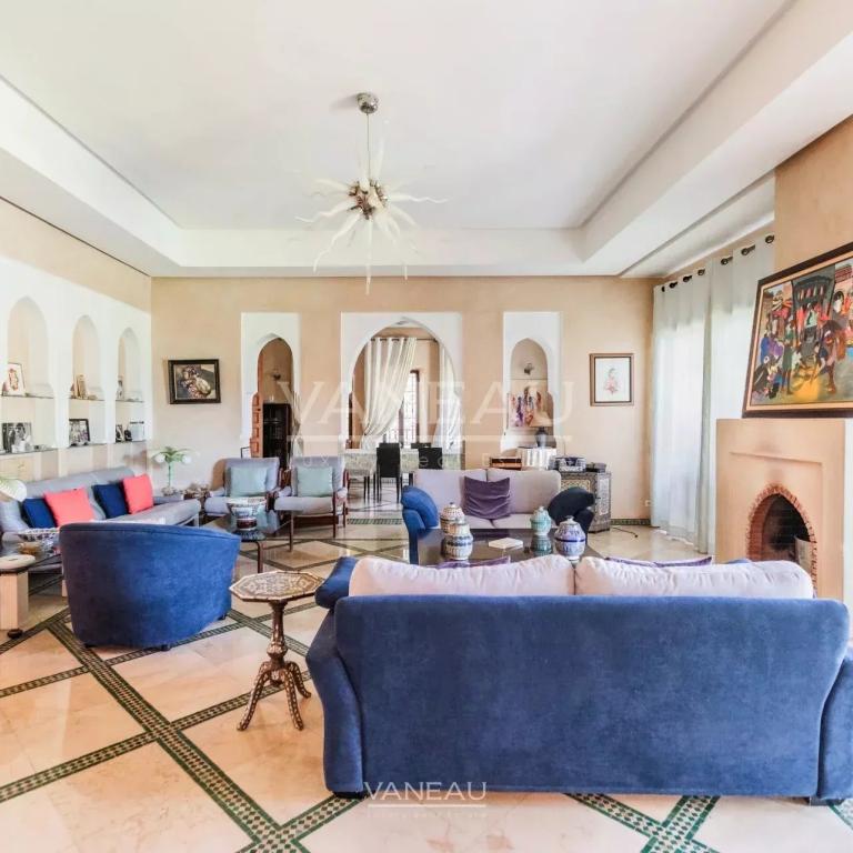 *** Villa avec terrain de 1/2 hectare***