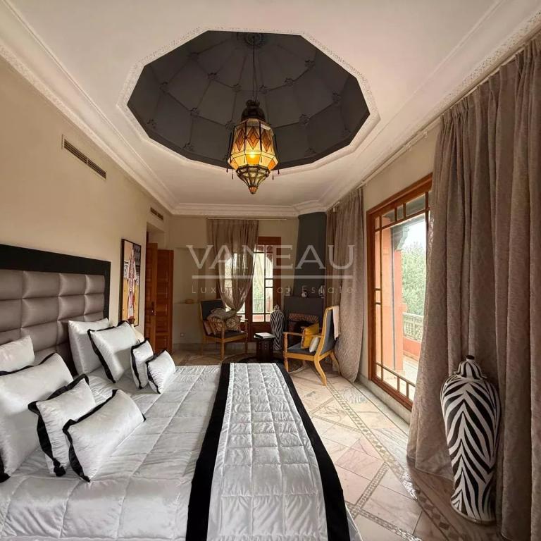 ****Villa rÃ©novÃ©e au cÅ“ur de la Palmeraie***
