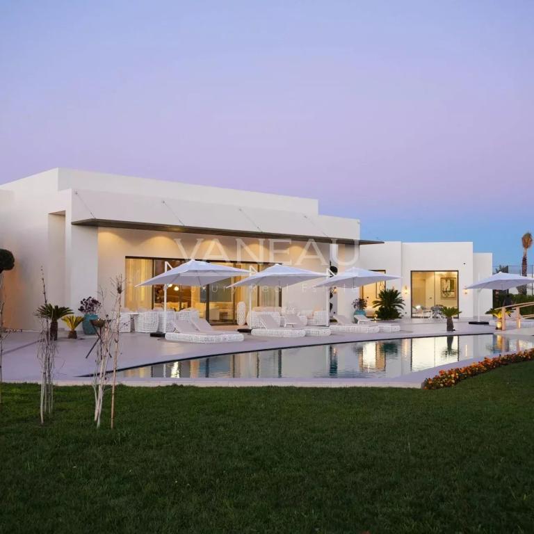 Maison de Maitre A proximité des 3 golfs