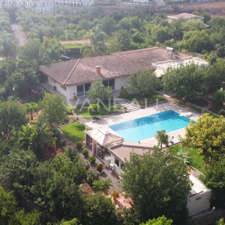BENSLIMANE - DOMAINE DE PRESTIGE 13 HECTARES - 2 VILLAS DE LUXE 