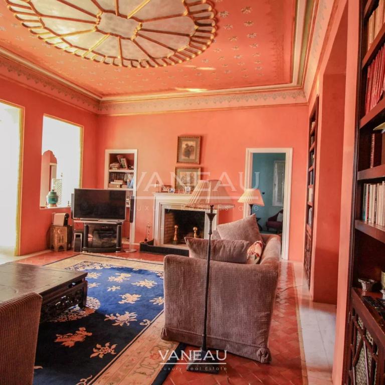 MAGNIFIQUE MAISON DE MAÎTRE À VENDRE AUX CHARMES DE LORIENT À TANGER