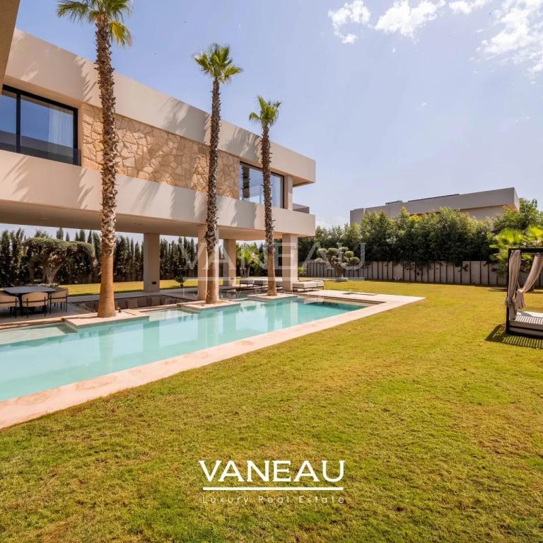 Villa contemporaine avec piscine et vue sur l’Atlas