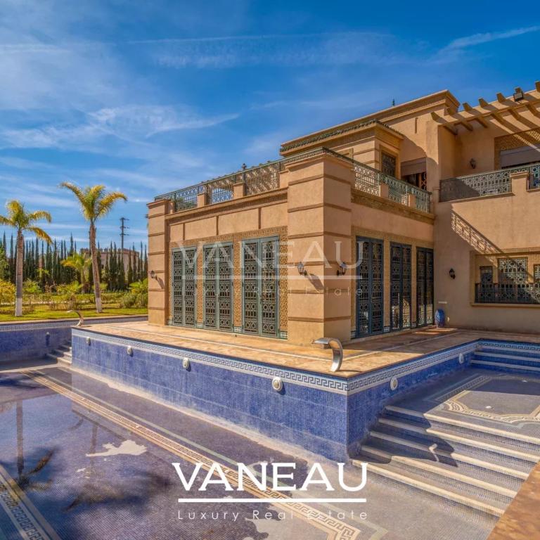 Villa aux allures de palais avec autorisation de maison d'hôtes sur la route de l'Ourika