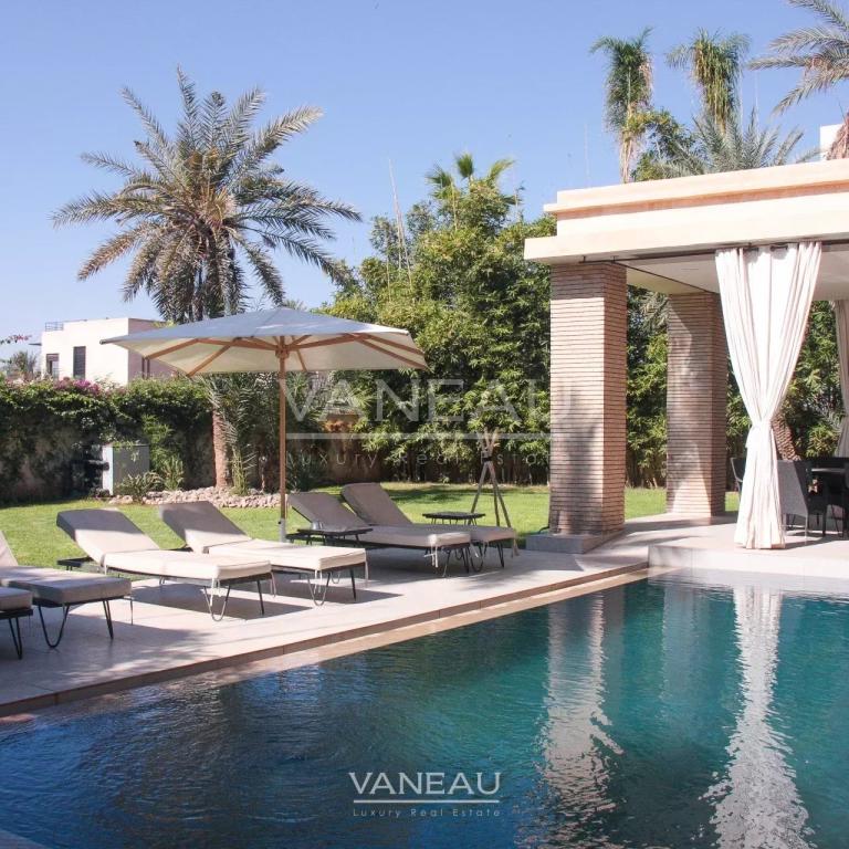 Villa contemporaine isolée collée au golf d'Amelkis