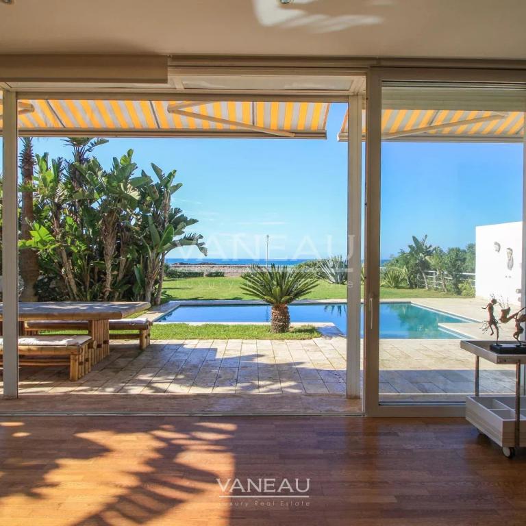 Villa d'exception pied dans l'eau a proximité de Rabat