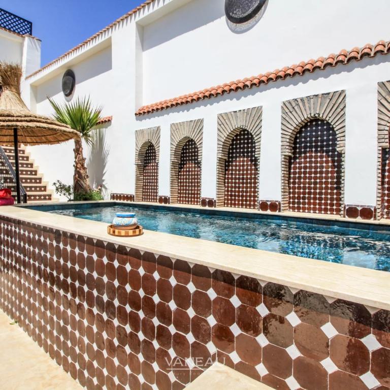 Marrakech maison d'hôtes de 7 chambres piscine sur la terrasse