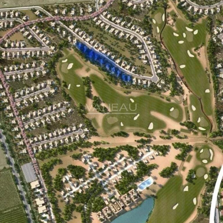 ***Terrain pour villa sur front de golf***