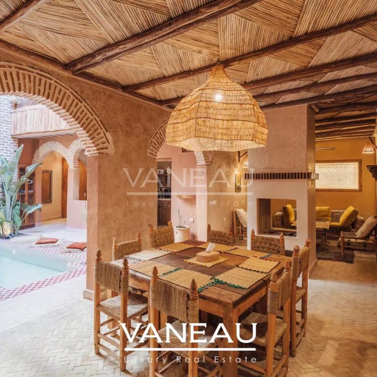 Magnifique Riad rénové avec bassin à la Kasbah