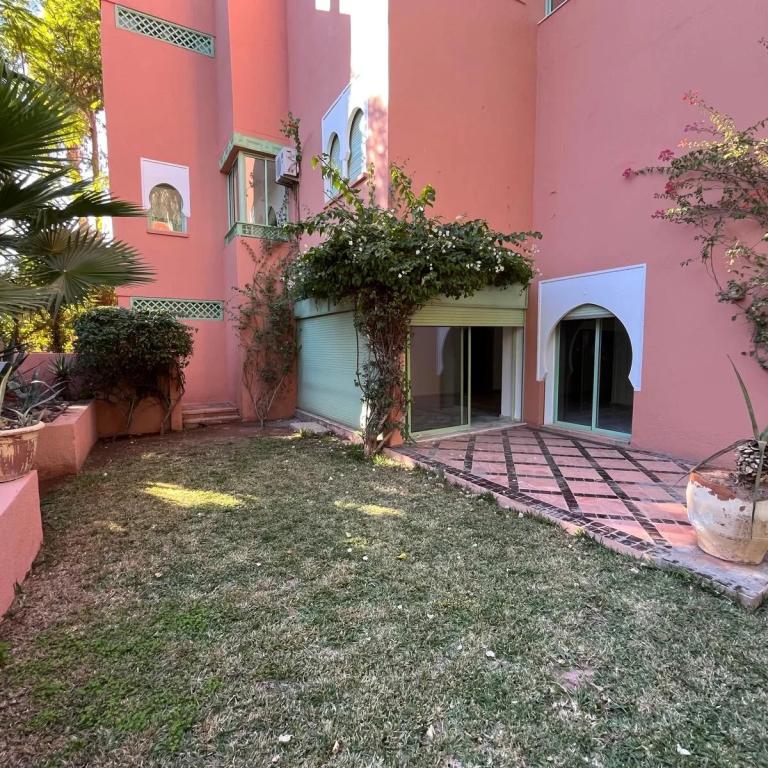 Grand appartement en duplex de trois chambres à la Palmeraie