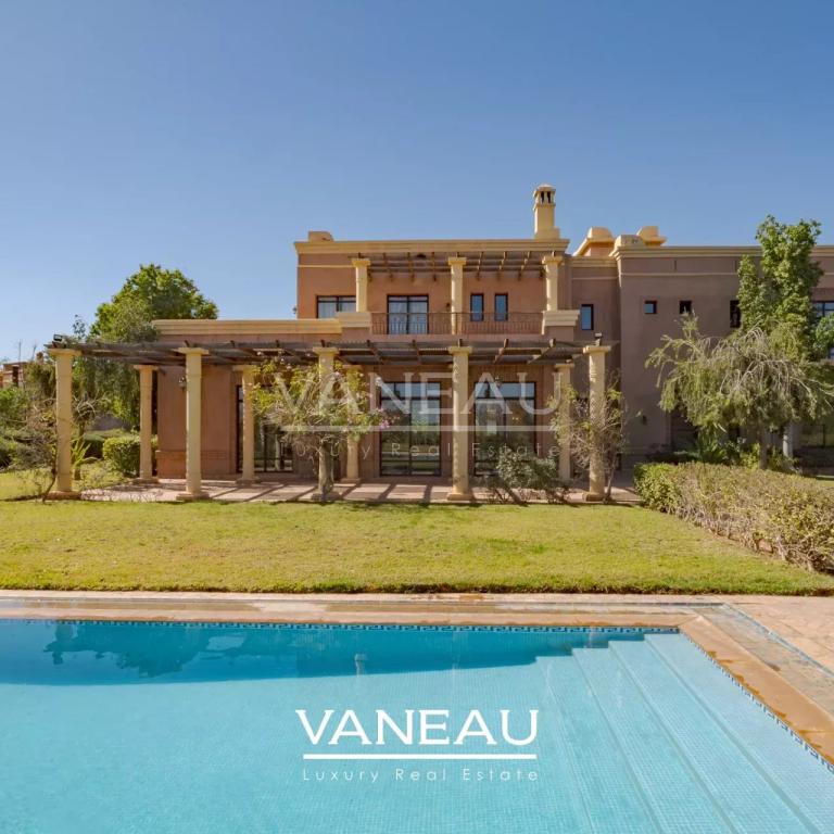 Belle villa en première ligne de golf