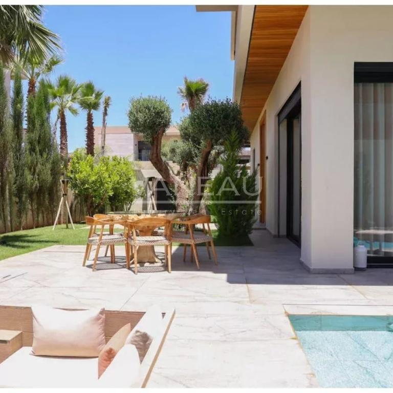 ***Superbe villa sur Golf à 25 minutes du centre***