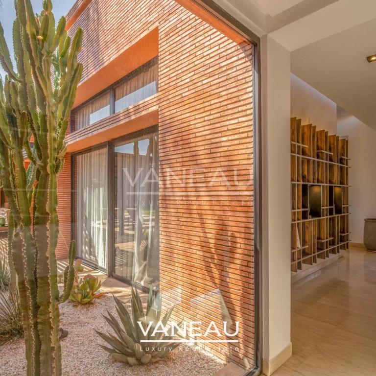 Villa contemporaine en deuxième ligne de Golf