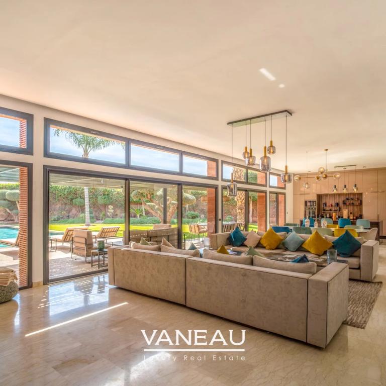 Villa contemporaine en deuxième ligne de Golf