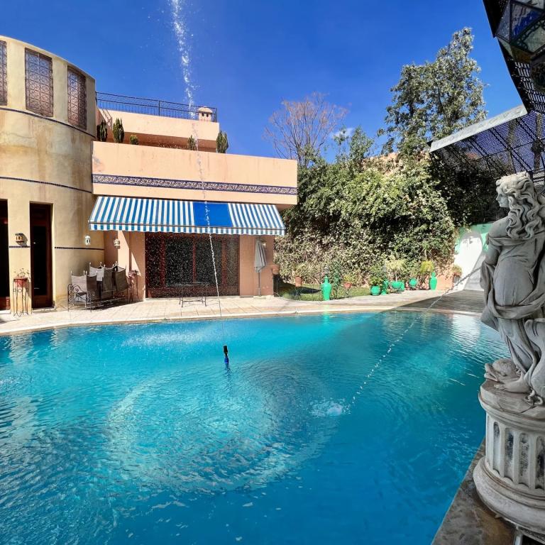 Magnifique maison de maître à Vendre à 10 min du centre ville