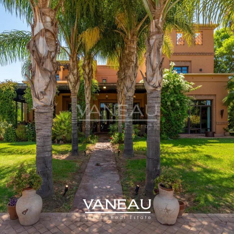 VILLA 5 CHAMBRES SUR GOLF