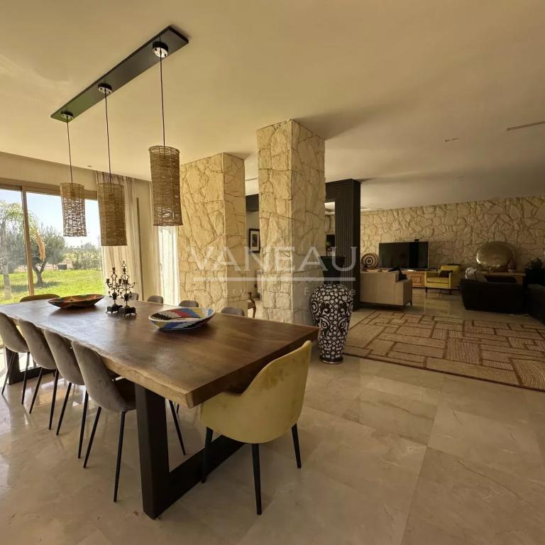 Magnifique villa front de golf à 5 min du centre ville