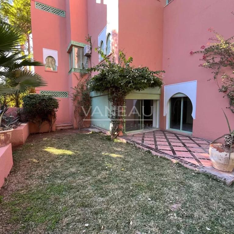 Grand appartement en duplex de trois chambres à la Palmeraie