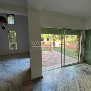 Grand appartement en duplex de trois chambres à la Palmeraie