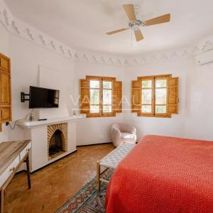 VILLA DE MAITRE SUR GOLF À VENDRE