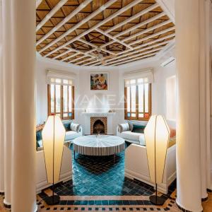 VILLA DE MAITRE SUR GOLF À VENDRE