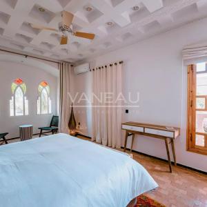 VILLA DE MAITRE SUR GOLF À VENDRE