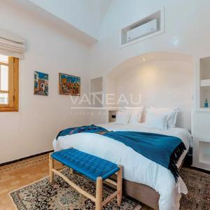 VILLA DE MAITRE SUR GOLF À VENDRE