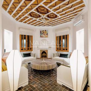 VILLA DE MAITRE SUR GOLF À VENDRE