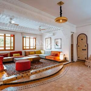VILLA DE MAITRE SUR GOLF À VENDRE