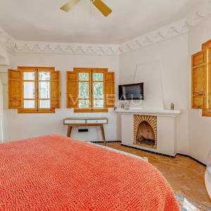 VILLA DE MAITRE SUR GOLF À VENDRE